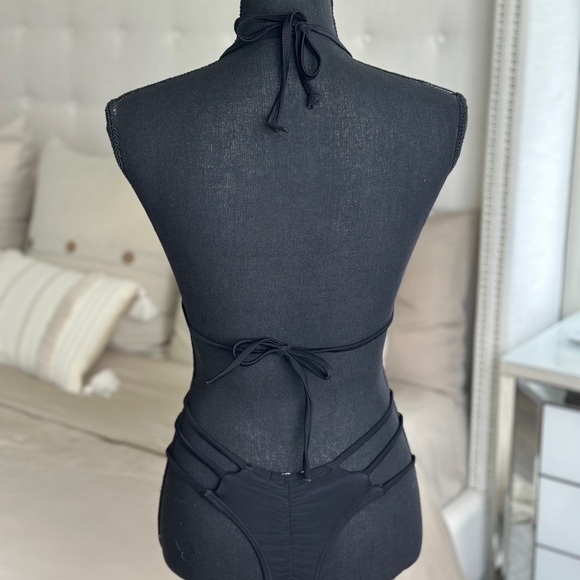 Strapy Black Bikini Set - Picture 2 of 6